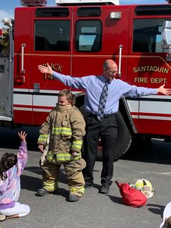 Santaquin Fire Dept visits first grade